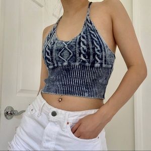 KNIT HALTER